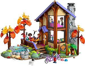 Конструктор LEGO Friends Уютная лесная хижина в осенний период