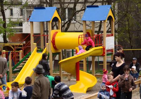 Cum să alegem corect un complex de joacă pentru copii?