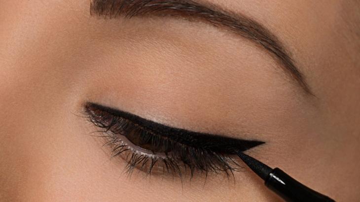 Cum alegem produsele cosmetice potrivite pentru îngrijirea ochilor?