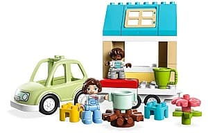 Constructor LEGO Duplo: Family House on Wheels 10986