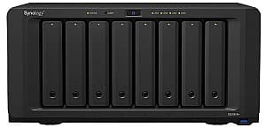 Server de stocare Synology DS1821+