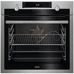 Cuptor electric incorporabil AEG BCE558370M