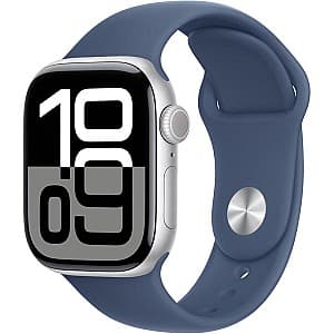 Cмарт часы Apple Часы Series 10 GPS, 42 мм, серебристый алюминиевый корпус, джинсовый спортивный ремешок — S/M MWWA3