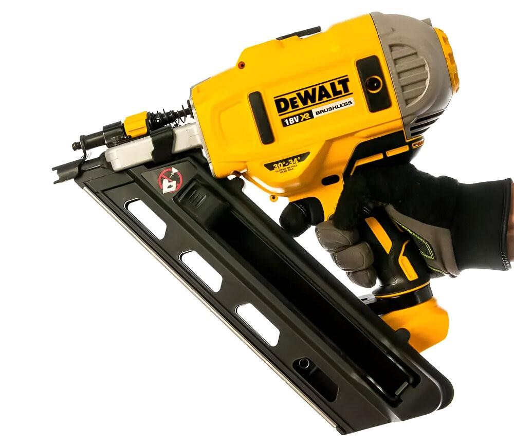 Гвоздезабивной пистолет Dewalt DCN692N