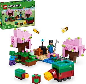 Constructor LEGO The Cherry Blossom Garden 21260