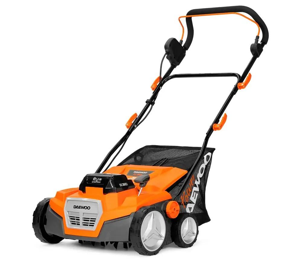 Masina pentru greblat DAEWOO DSC 3842Li SET