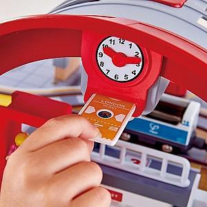Jucarie interactiva Hape Set de jocuri Station Grand City