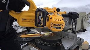 Fierastrau pentru taieri inclinate Dewalt DCS777T2