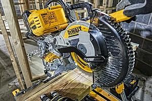 Fierastrau pentru taieri inclinate Dewalt  DCS727T2