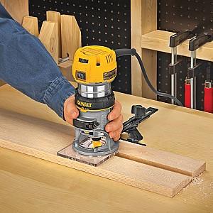 Masina de frezat Dewalt D26200