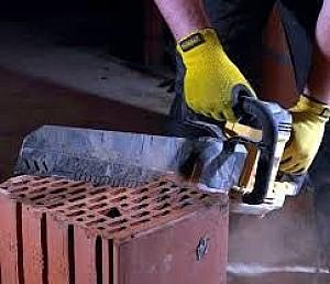 Fierastrau sabie Dewalt DWE398