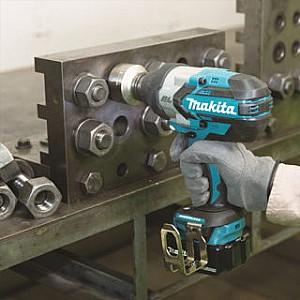 Masina de insurubat cu impact Makita DTW1001RTJ