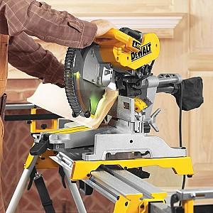 Fierastrau pentru taieri inclinate Dewalt DWS780