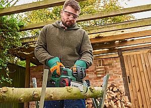 Fierastrau electric cu lant Bosch B06008B8001