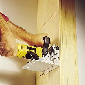 Masina de frezat Dewalt DW682K