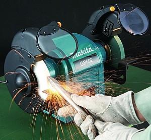 Polizor de banc Makita GB602