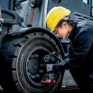 Masina de insurubat cu impact METABO SSW 18 LTX 1750 BL (602402850)