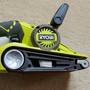 Slefuitor cu banda Ryobi EBS800V