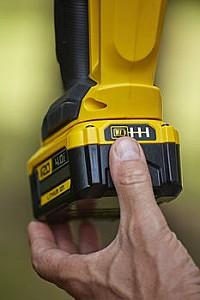 Masina de tuns gard viu Stanley SFMCHT855M1