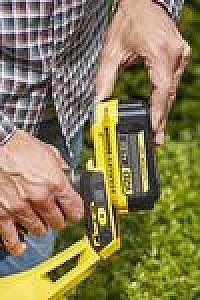 Masina de tuns gard viu Stanley SFMCHT855M1