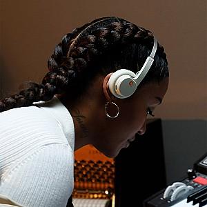 Casti Mondo By Defunc On-Ear Headphone Greige