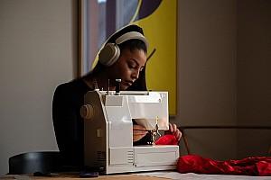 Casti Mondo By Defunc Headphone Over-ear Greige