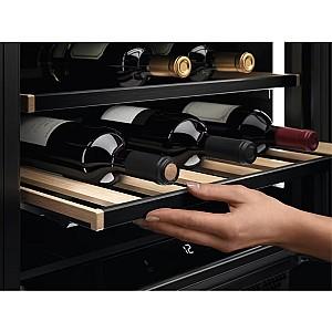 Racitor de vinuri incorporabil AEG AWUS040B8B