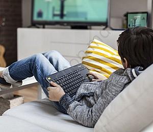 Tastatura Logitech Wireless K400 Plus Multi-Device Black