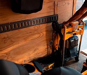 Masina de tuns iarba Dewalt DCMWSP156W2-QW