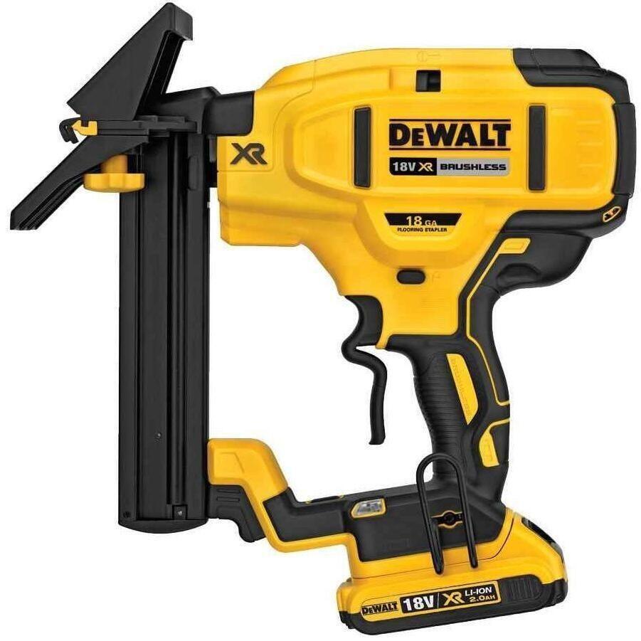 Pistol de batut cuie Dewalt DCN682D2