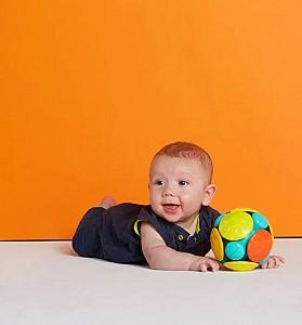 Jucarie muzicala Bright Starts Urmareste si Prinde