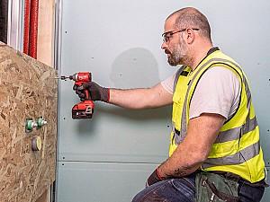 Masina de insurubat cu impact Milwaukee M18 BLIDRC-402C