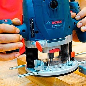 Masina de frezat Bosch GOF 130 (06016B7000)