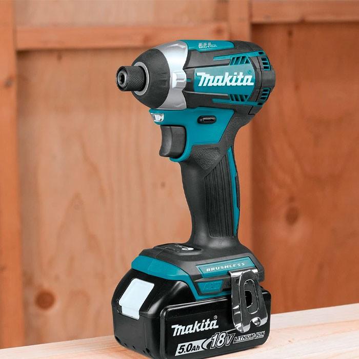 Masina de insurubat cu impact Makita DTD154Z
