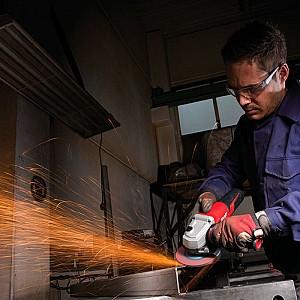 Polizor unghiular Milwaukee AGV15-125XE