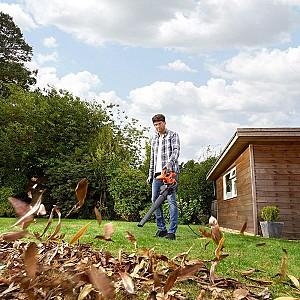 Aparat de suflat frunze electric Black+Decker BEBLV260-QS