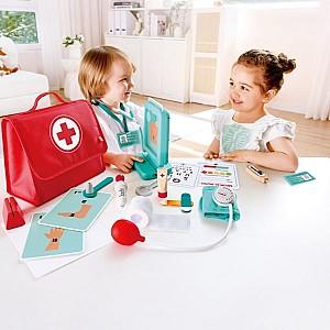 Set de jucarii Hape Micul Doctor (E3228)