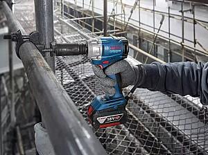 Masina de insurubat cu impact Bosch GDS 18V-350 (B06019M5022)