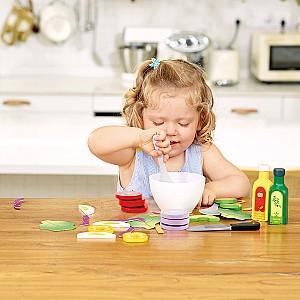 Set de bucatarie pentru papusi Hape Salata sanatoasa