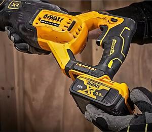 Fierastrau sabie Dewalt DCS382N