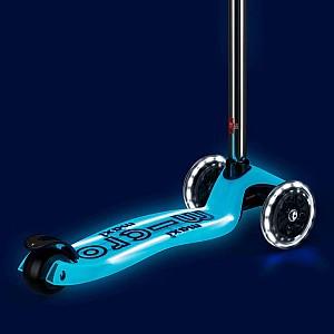 Trotineta Micro Maxi Deluxe Glow LED Plus Crystal Blue