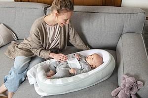 Cuib pentru bebelus doomoo Cocoon Leaves Aqua Green