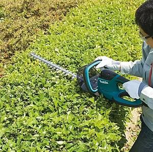 Masina de tuns gard viu electrice Makita UH4861