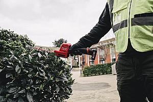 Masina de tuns gard viu cu acumulator Milwaukee M12FHT20-0