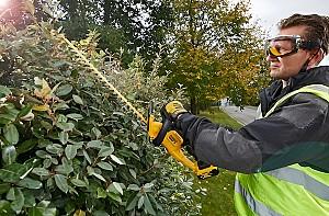 Masina de tuns gard viu cu acumulator Dewalt DCM563P1-QW