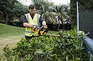 Masina de tuns gard viu cu acumulator Dewalt DCM563P1-QW