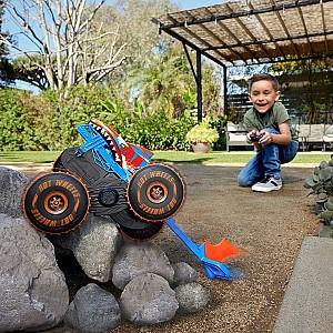 Jucarie teleghidata Hot Wheels Monster Trucks „Rechin-tigru”