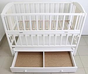 Patut copii Kuzea Iepuraș Alb pe balansoar cu sertar