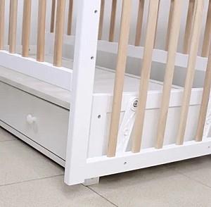 Patut copii Kuzea Sofia Alb Natur pe balansoar cu sertar