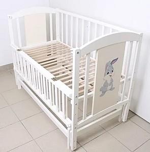 Patut copii Kuzea Iepuraș Alb pe balansoar